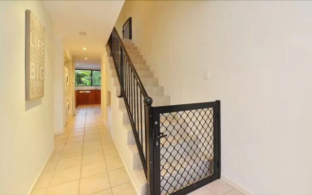 Palm Cove Retreat