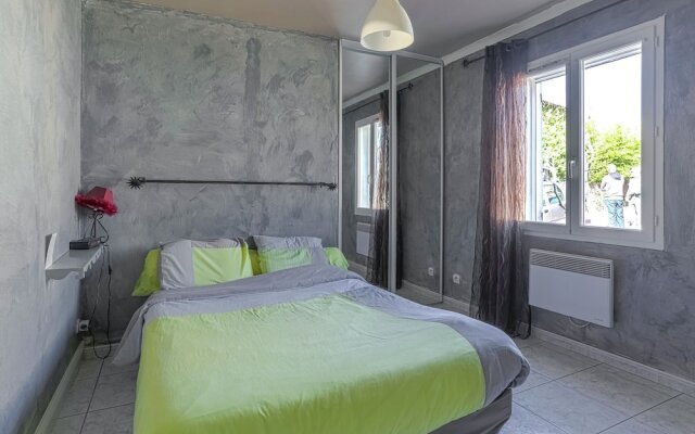 Child-friendly Holiday Home With Many Facilities in Aix-en Provence