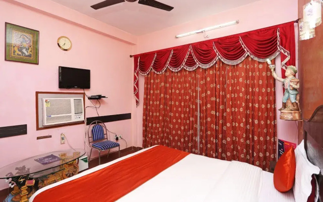 Capital O 6077 Hotel Ashraya