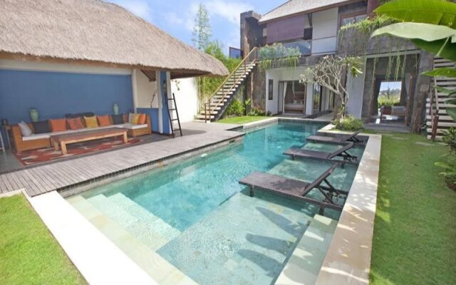 Berawa Breeze Villa