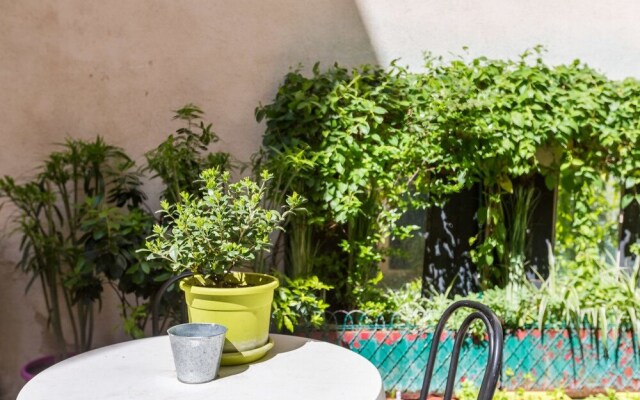 Studio With a Courtyard in the City Center