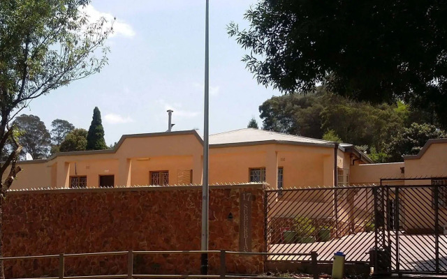 Suburbian Lodge