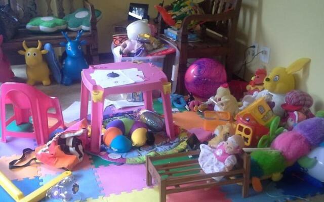 São Conrado Yellow House