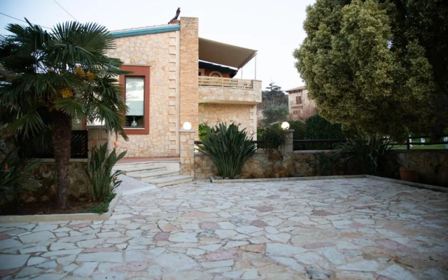 Neriana Villa - Garden Paradise