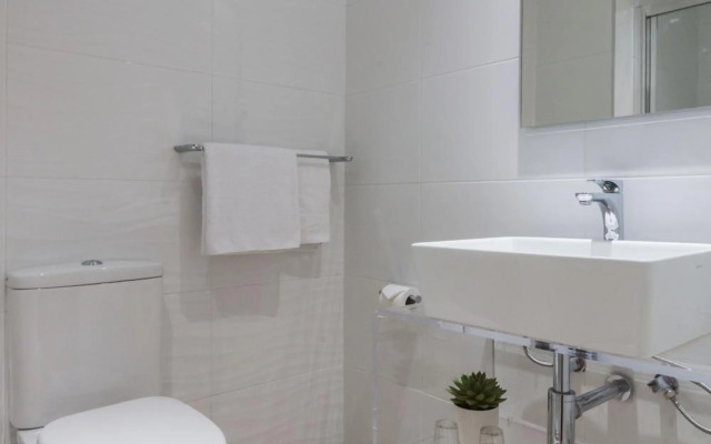 Rooms by Alexandra Hotel