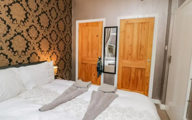 Cosy Coastal Holiday Let