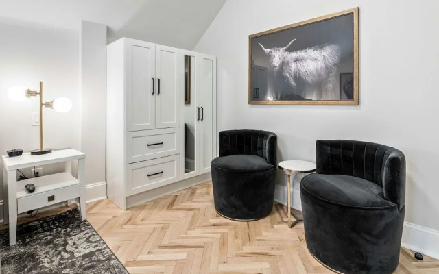 The Inn On Officers Garden