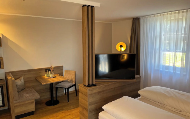 WESTSIDE Hotel Garni