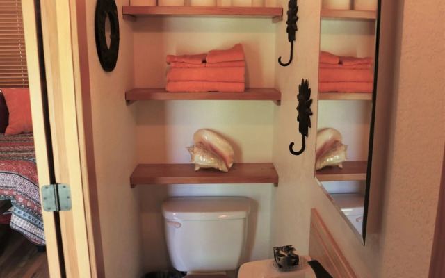 River Stone Inn & Gallery