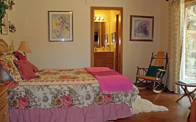Prow'd House Bed & Breakfast