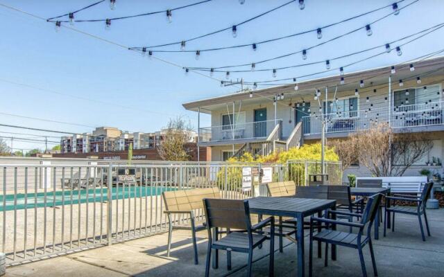 Centrally Located Studio Near Downtown