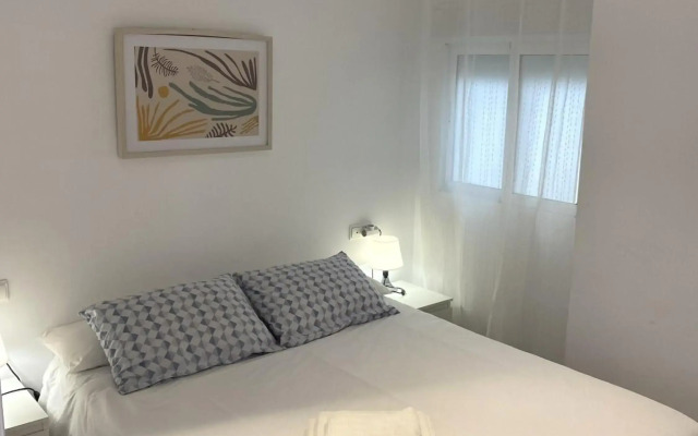 Beachfront and Renovated Apartment