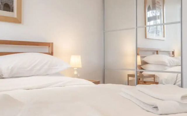 1 Bedroom Apartment Near South Bank