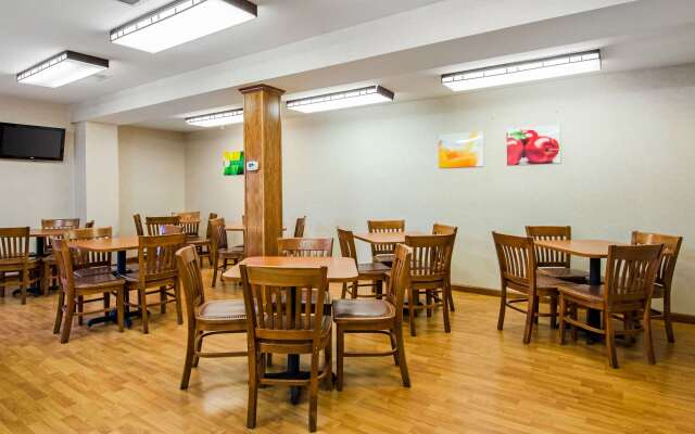 Quality Inn Summersville - New River Area