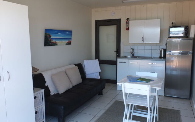 Le Chalet Waiheke Apartments