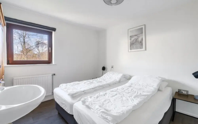 Tastefully Furnished Detached Bungalow for 5 People