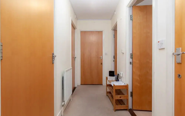 Pioneer Close - Deluxe Guest Room 1