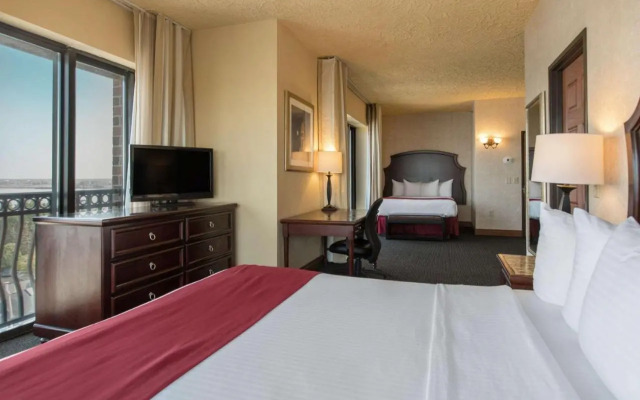 Shoreline Inn & Conference Center, Ascend Collection