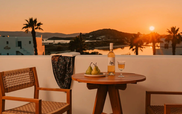 Phaistos Suites