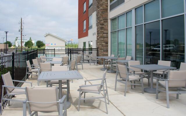 Holiday Inn Express and Suites West Memphis, an IHG Hotel