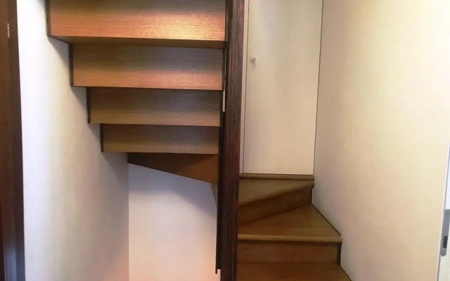 Modern Apartment with Terrace