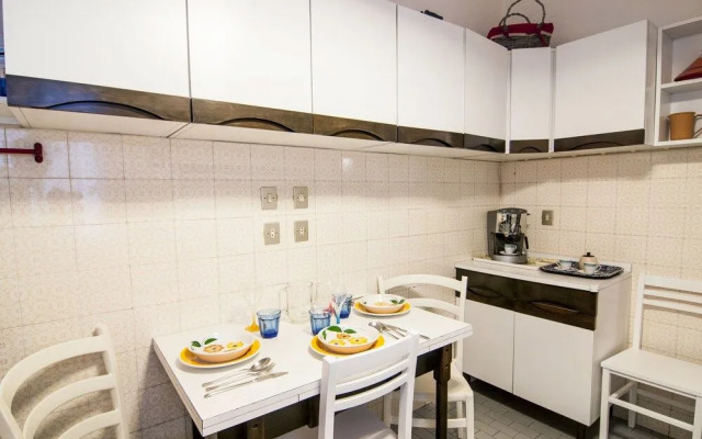 Aurelio&Vaticano Elegant Flat