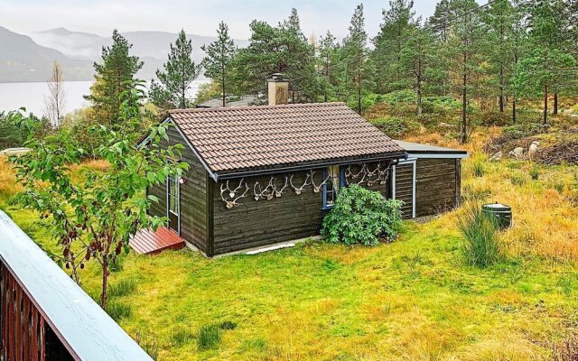 6 Person Holiday Home in Ostereidet