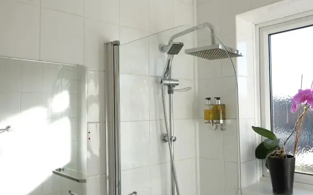 Airport Garden Rooms