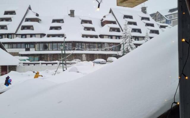 Brvenik 105, Konaci - Kopaonik