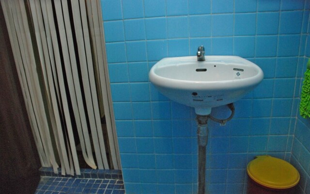 ME HUG Hostel&Restaurant