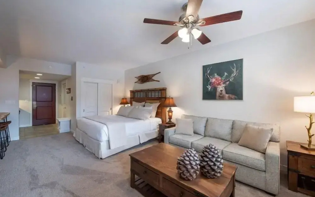 Premium Unit 4643- Fraser Crossing/founders Pointe Condo