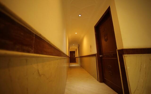 OYO 7619 Hotel VRS