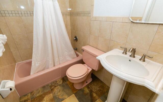 American Safari Motel