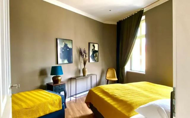 Leipzig-Suites No.12 4 Zimmer Apartment und Balkon