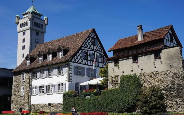 Charmante und zentrale Wohnung am Weiherpark Arbon — 4-star hotel in Arbon