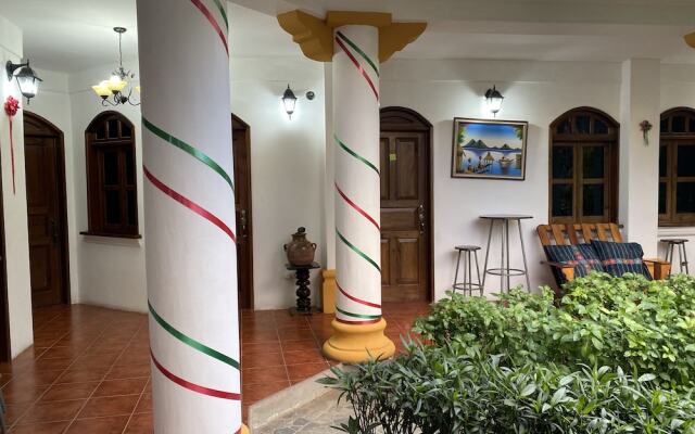 Hotel Panajachel Los Angeles