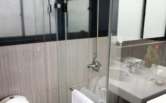 Avari Xpress Gulberg