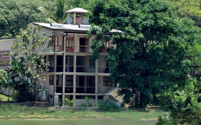 Rivorich Residence