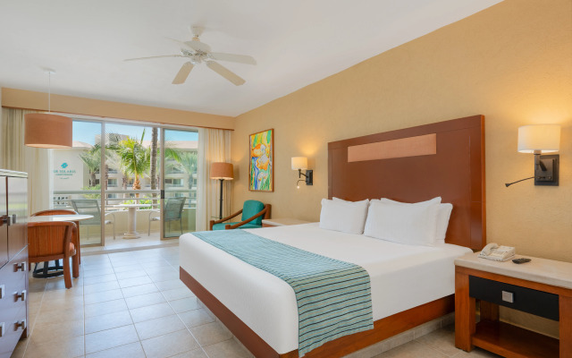 Отель GR Solaris Lighthouse Los Cabos