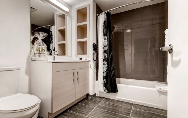 Global Luxury Suites in Rosslyn