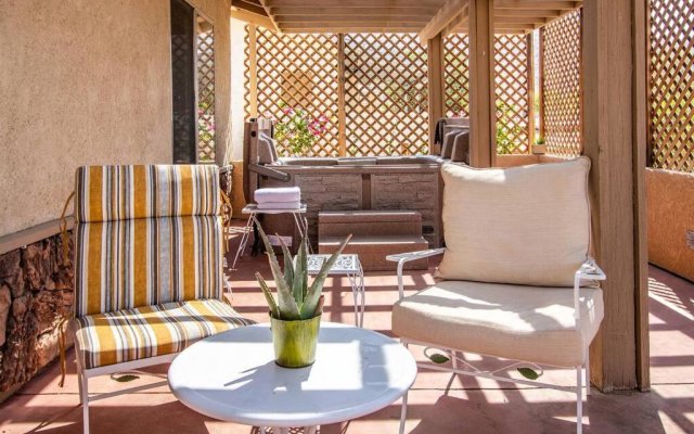 Great Vibe House + Hot Tub, Minutes to JTree Park