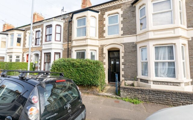 Tranquil 3-bed Home in Cardiff