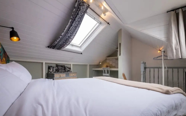 Host Stay Wakefield Apartment