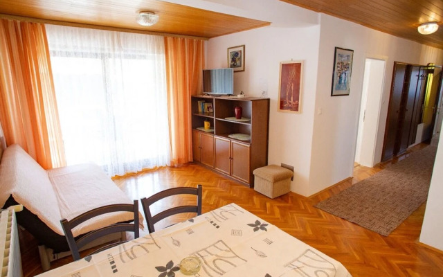 Ivan - Great Location - A2