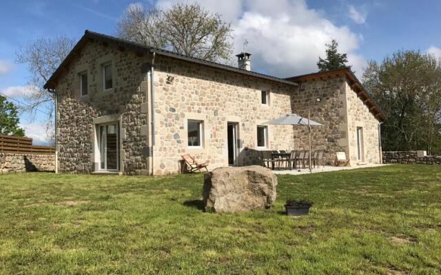 MAISON SAINT-JEURES, 5 PIèCES, 11 PERSONNES - FR-1-582-43