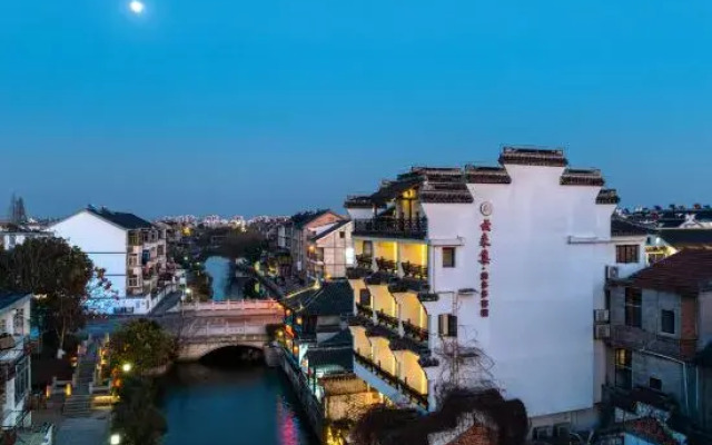 Xitang Yunlaiji Riverside Art Hotel (Xitang Guzhen Store)