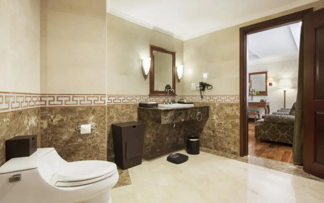 Rex Hotel