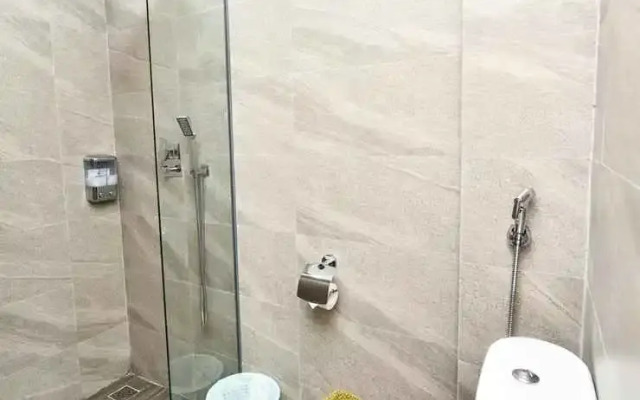 Lovina 6-12 at Harbourbay Residence