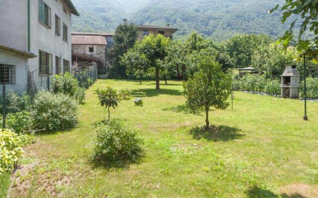 Casa Indipendente Con Giardino Vista Legnone