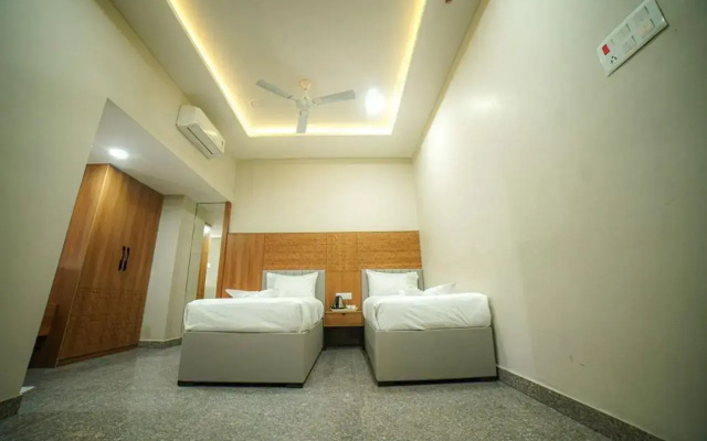 Hotel SVM Grand Bachupally